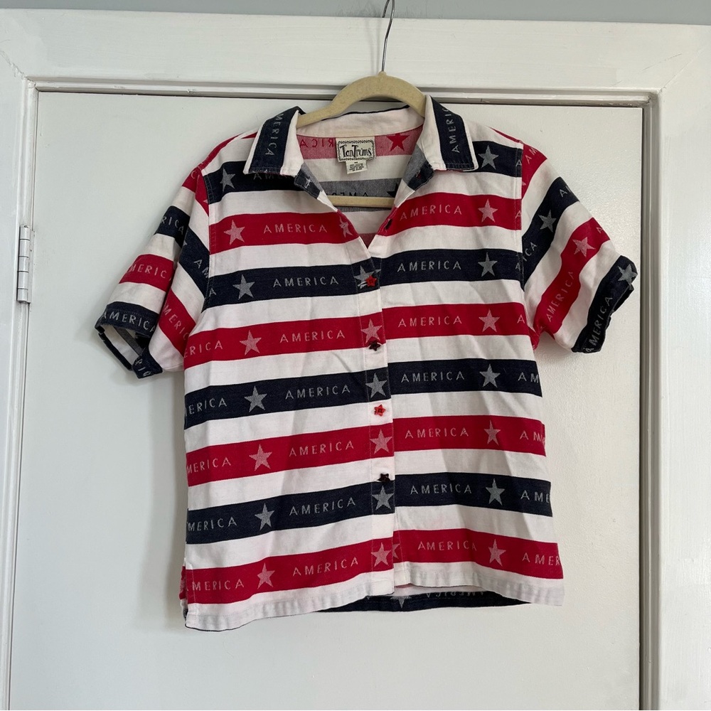Vintage TanTrums short sleeve button up shirt America red white blue stripe star